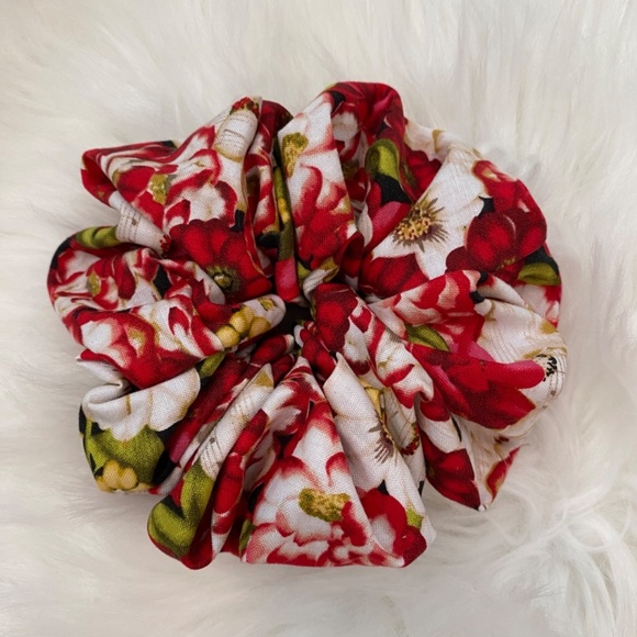 Floral Hair Scrunchie. Multicolor. Medium - Picture 8 of 10